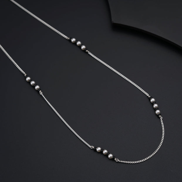 Mangalsutra en Argentfait main avec Perles et Spinelles Noirs pour une élégance intemporelle