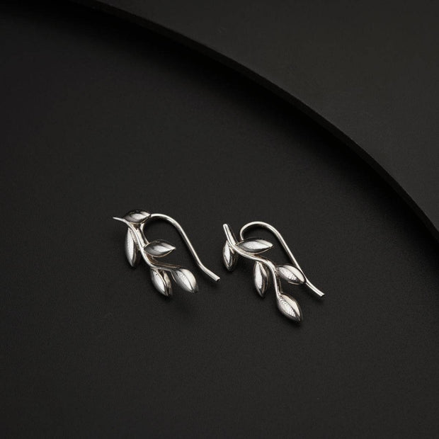 Elegant Silver Leaf Earcuffs for a Stylish Look